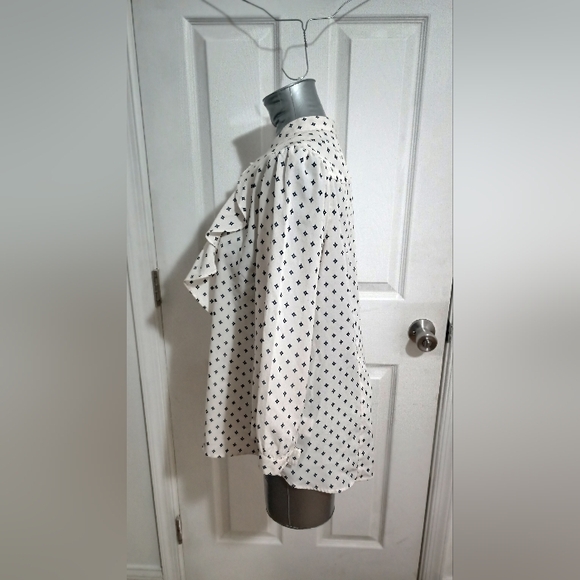 White Blouse - Picture 2 of 4